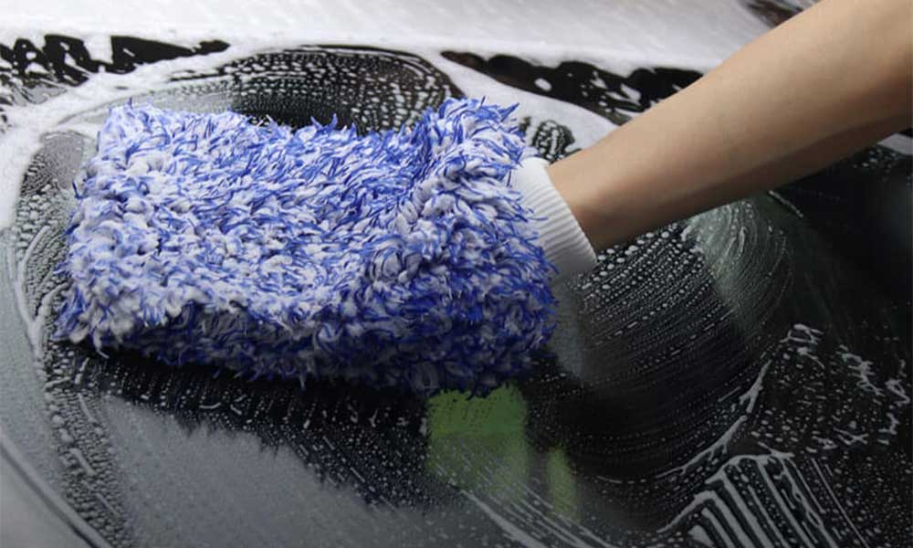 Why Microfiber Washing Mitts Outshine Sponges and Brushes in Car Cleaning -  Super Ceramic Coating
